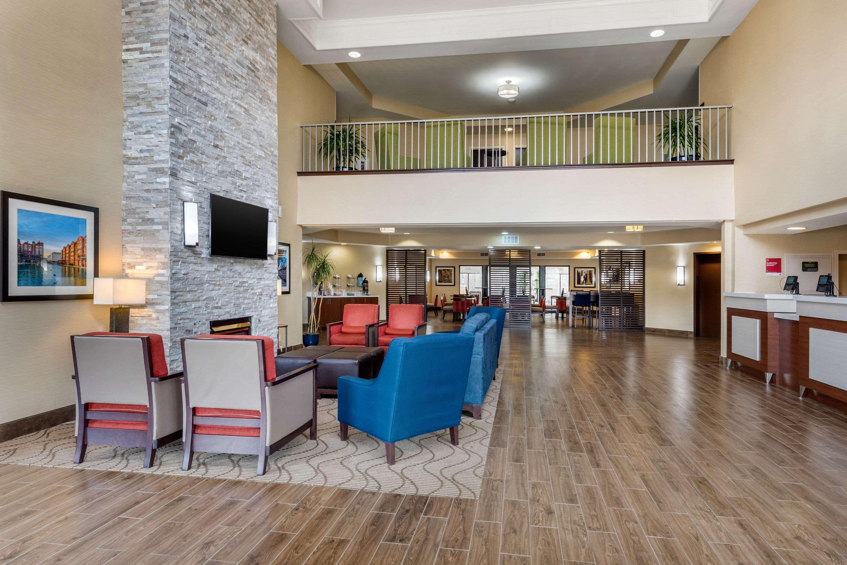 Comfort Suites Lafayette University Area Exterior foto